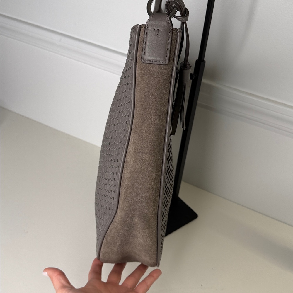 Tory Burch Thea Woven Bucket Hobo in grey zinc color handbag top handle - Picture 6 of 14